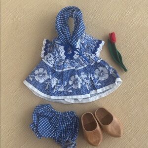 Muffy VanderBear Wear Dutch Treat Dress & Accessories